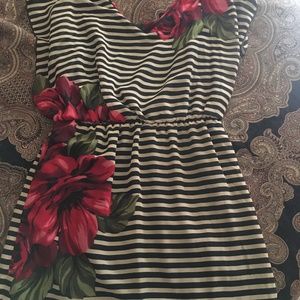 Floral stripe dress size M